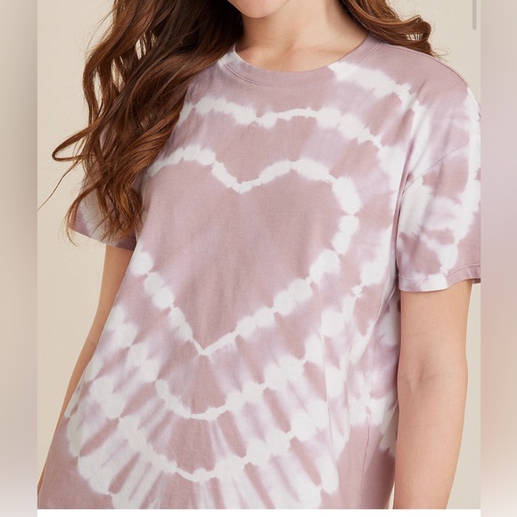 Heart Tie Dye Graphic Tee - Picture 1 of 4